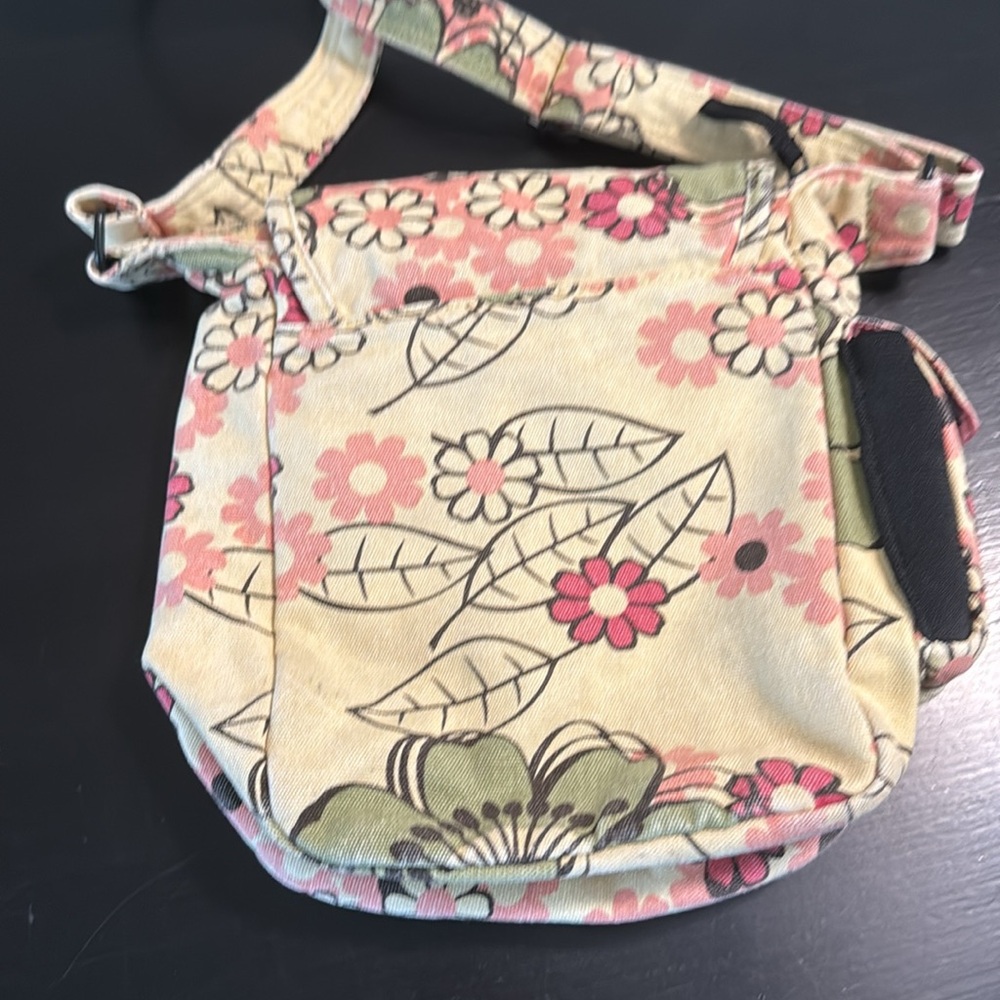 Kavu Floral Crossbody Bag in Pink and Cream - Picture 2 of 7